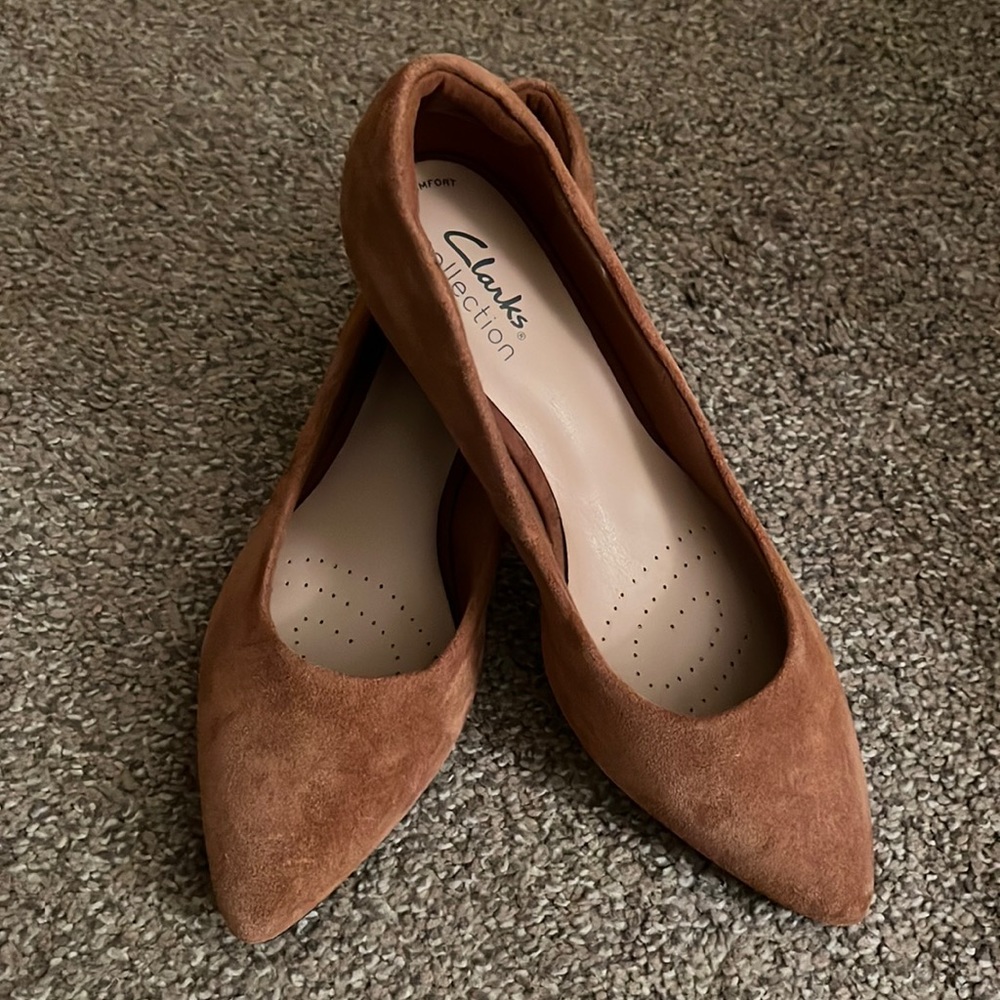 Clarks 6 Camel Suede Block Heels